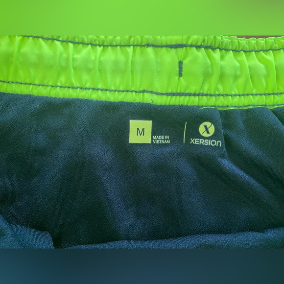 Womens Xersion shorts, size medium - Picture 3 of 6